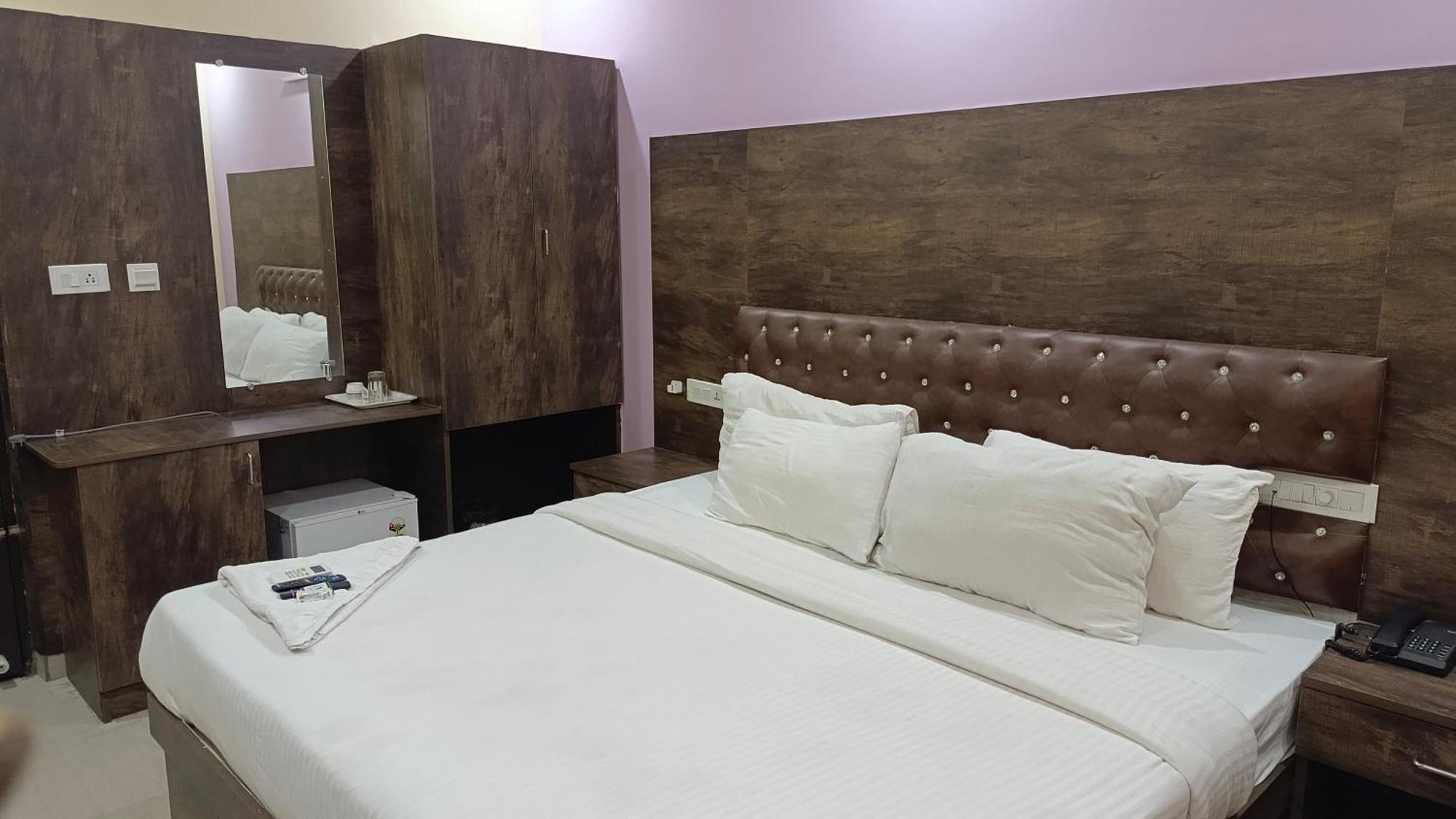 Pph Royal Gs Comforts Opp Mall Of Asia Бенґалуру Екстер'єр фото