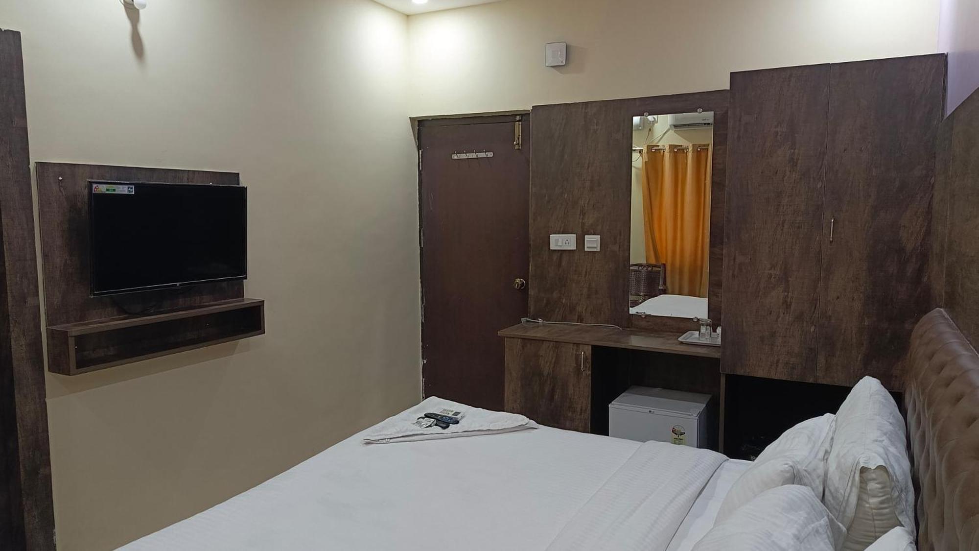 Pph Royal Gs Comforts Opp Mall Of Asia Бенґалуру Екстер'єр фото