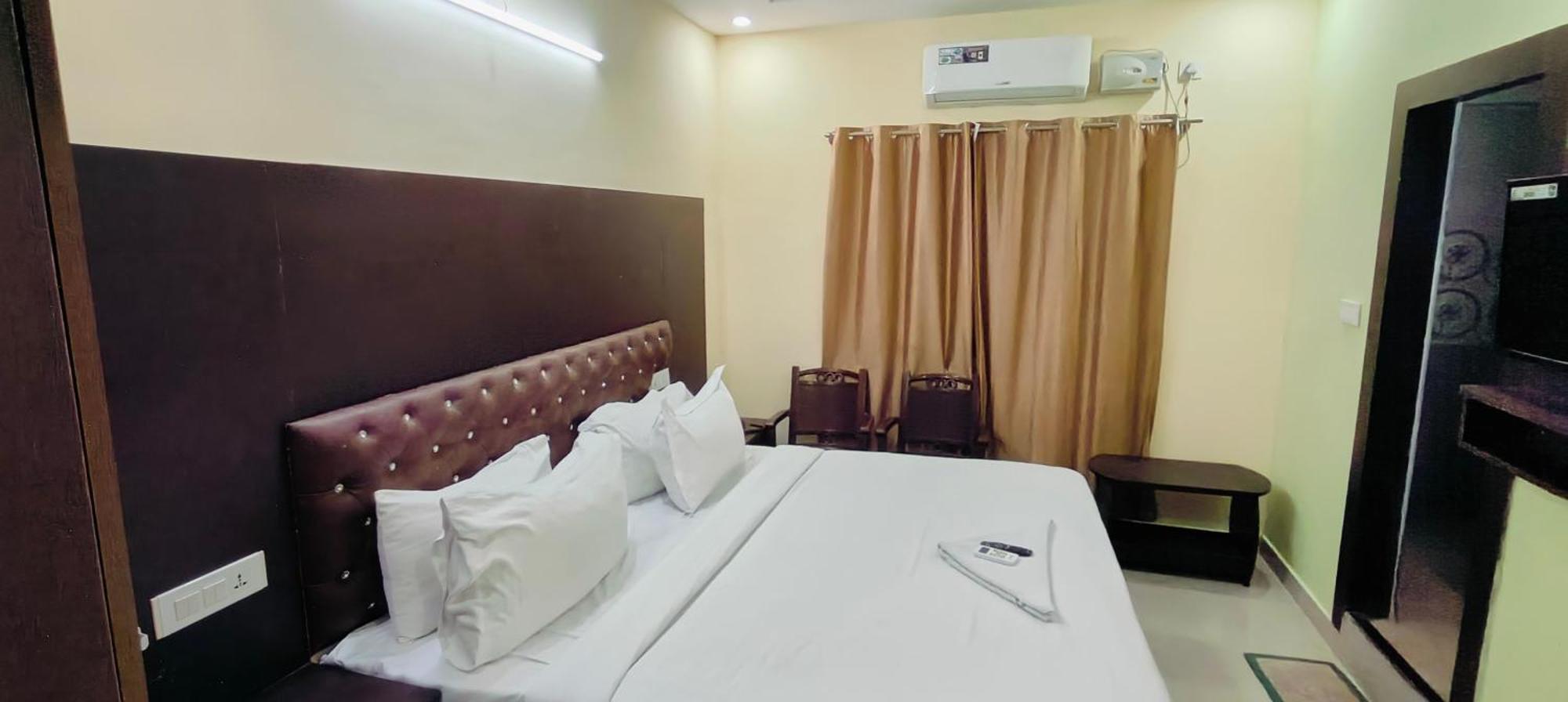 Pph Royal Gs Comforts Opp Mall Of Asia Бенґалуру Екстер'єр фото